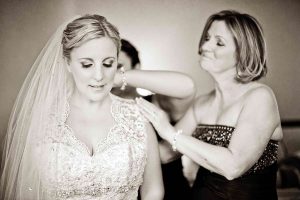 bride-mother-getting-ready