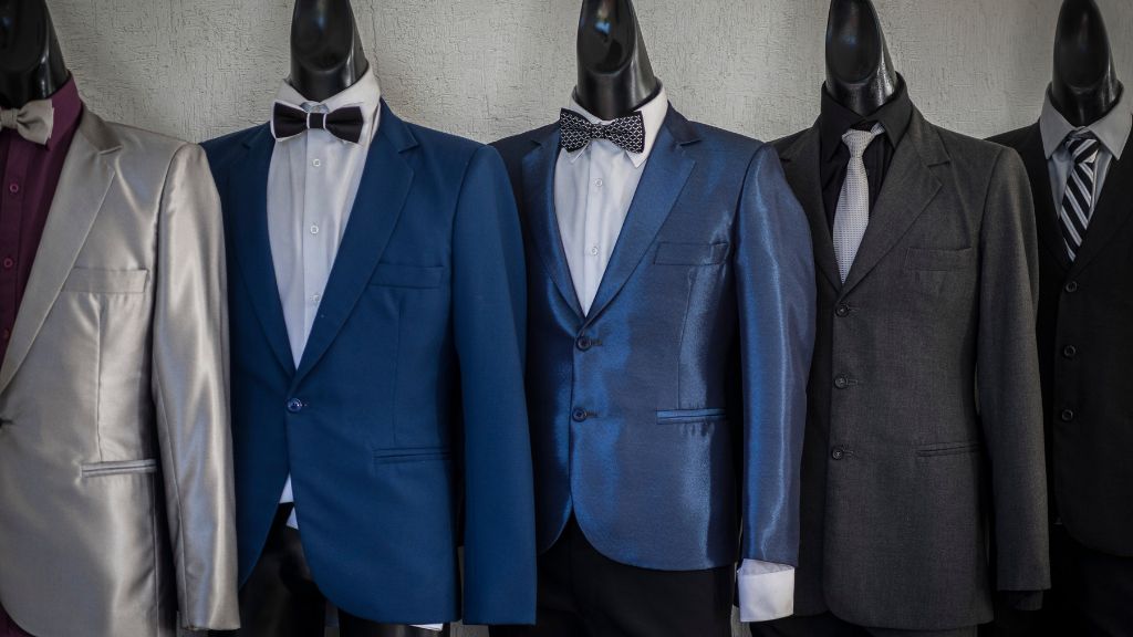 How to Quickly Find Local Tuxedo Rentals Near You- Rose Tuxedo